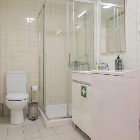 Liiiving In - Urban Retreat *