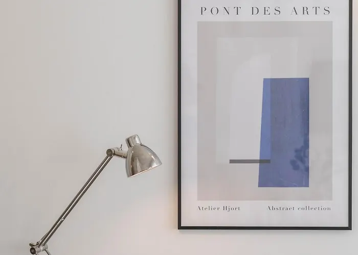 Liiiving In - Urban Retreat *