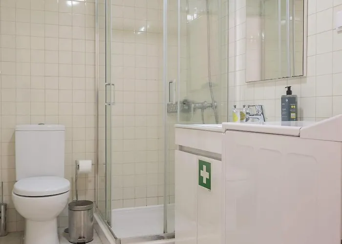 Liiiving In - Urban Retreat *