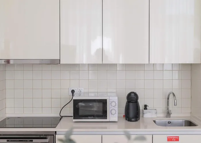 Liiiving In - Urban Retreat Porto