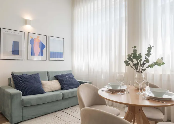 Apartman Liiiving In - Urban Retreat